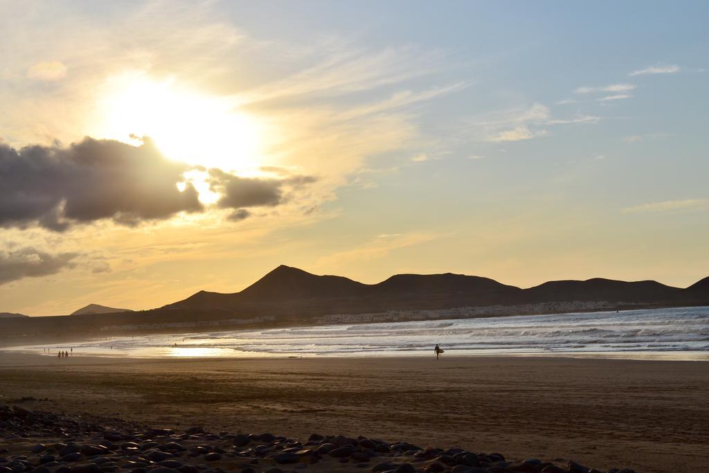 Famara Sunshine Apartment ภายนอก รูปภาพ